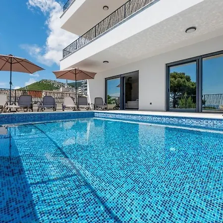 Family Friendly House With A Swimming Pool - 25495 Nyaraló *