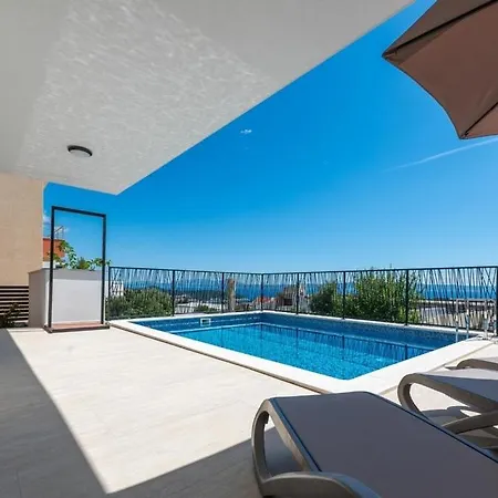 Family Friendly House With A Swimming Pool - 25495 Makarska