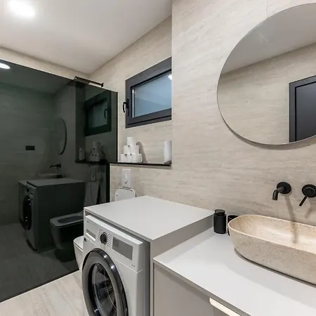 Family Friendly House With A Swimming Pool - 25495 Nyaraló Makarska