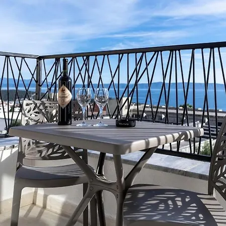 Family Friendly House With A Swimming Pool - 25495 Nyaraló Makarska