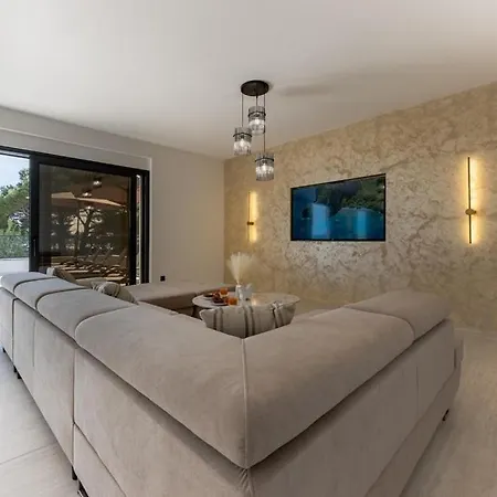 Nyaraló Family Friendly House With A Swimming Pool - 25495 Makarska